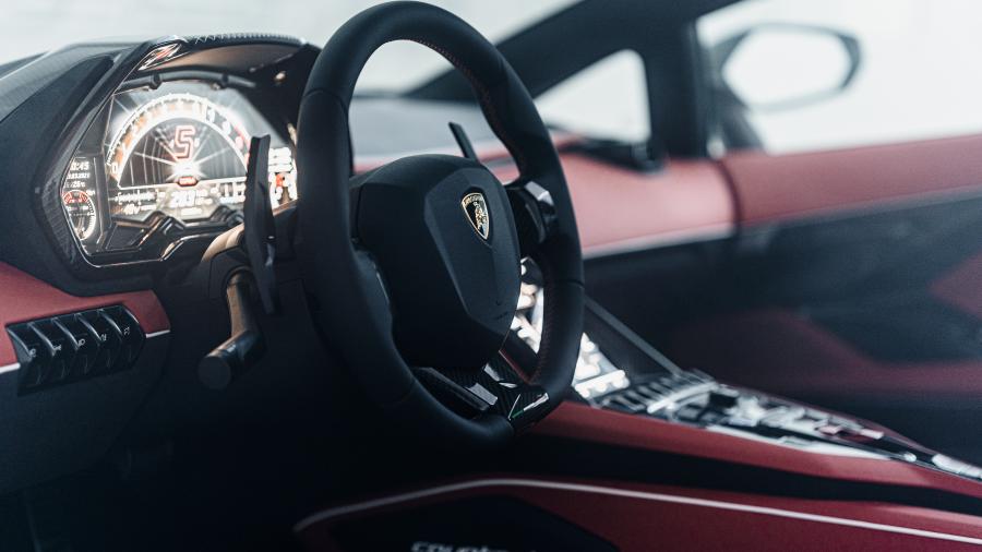  Lamborghini Countach LPI 800-4 2021 года  (фото 14 из 21)